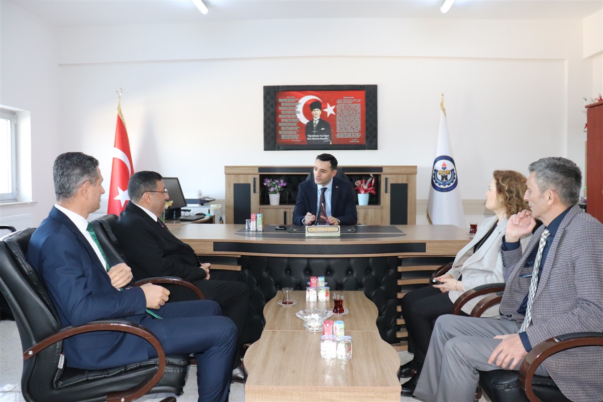 İlçemiz Çok Programlı Anadolu Lisesi Kütüphanesi Açıldı 
