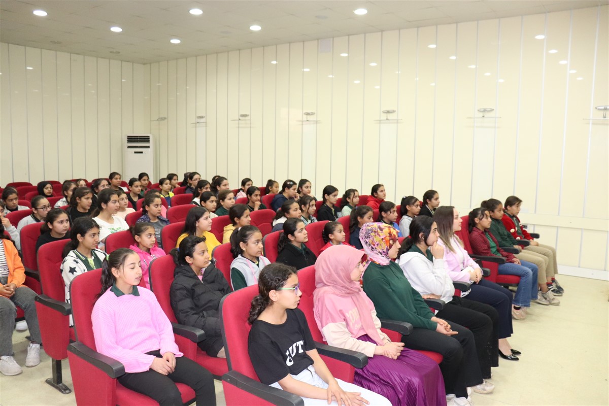 Kız Öğrencilere Yönelik Kişisel Bakım ve Hijyen Eğitimi
